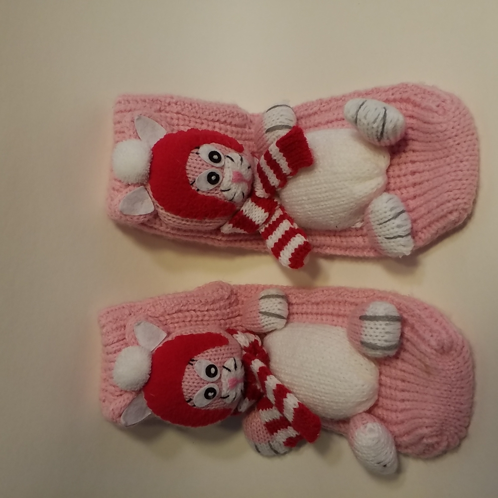3/$25 SLIPPERS Adorable Pink and White CATS KNIT Grip bottom S